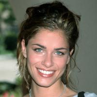 Amanda Peet