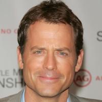 Greg Kinnear