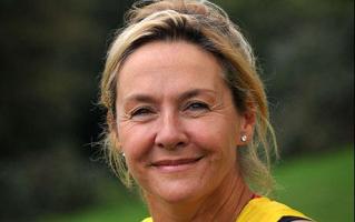 Amanda Burton profile photo