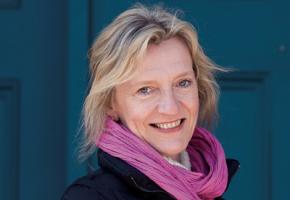 Elizabeth Strout profile photo