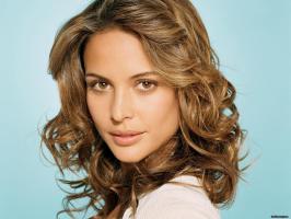 Josie Maran profile photo