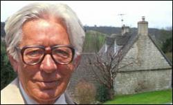 Laurie Lee profile photo Laurie Lee profile photo