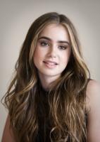 Lily Collins profile photo