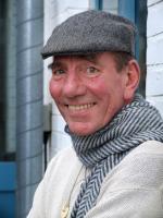 Pete Postlethwaite profile photo