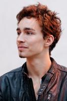 Robert Sheehan profile photo