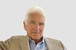 Warren Bennis profile photo