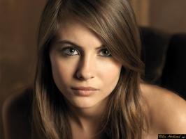 Willa Holland profile photo