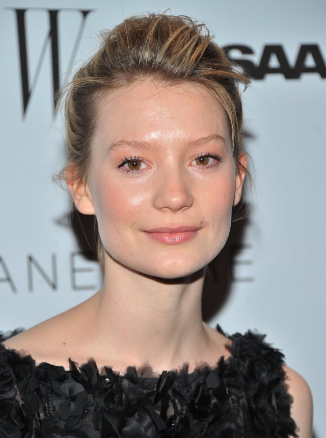 Mia Wasikowska Biography, Mia Wasikowska's Famous Quotes - Sualci ...