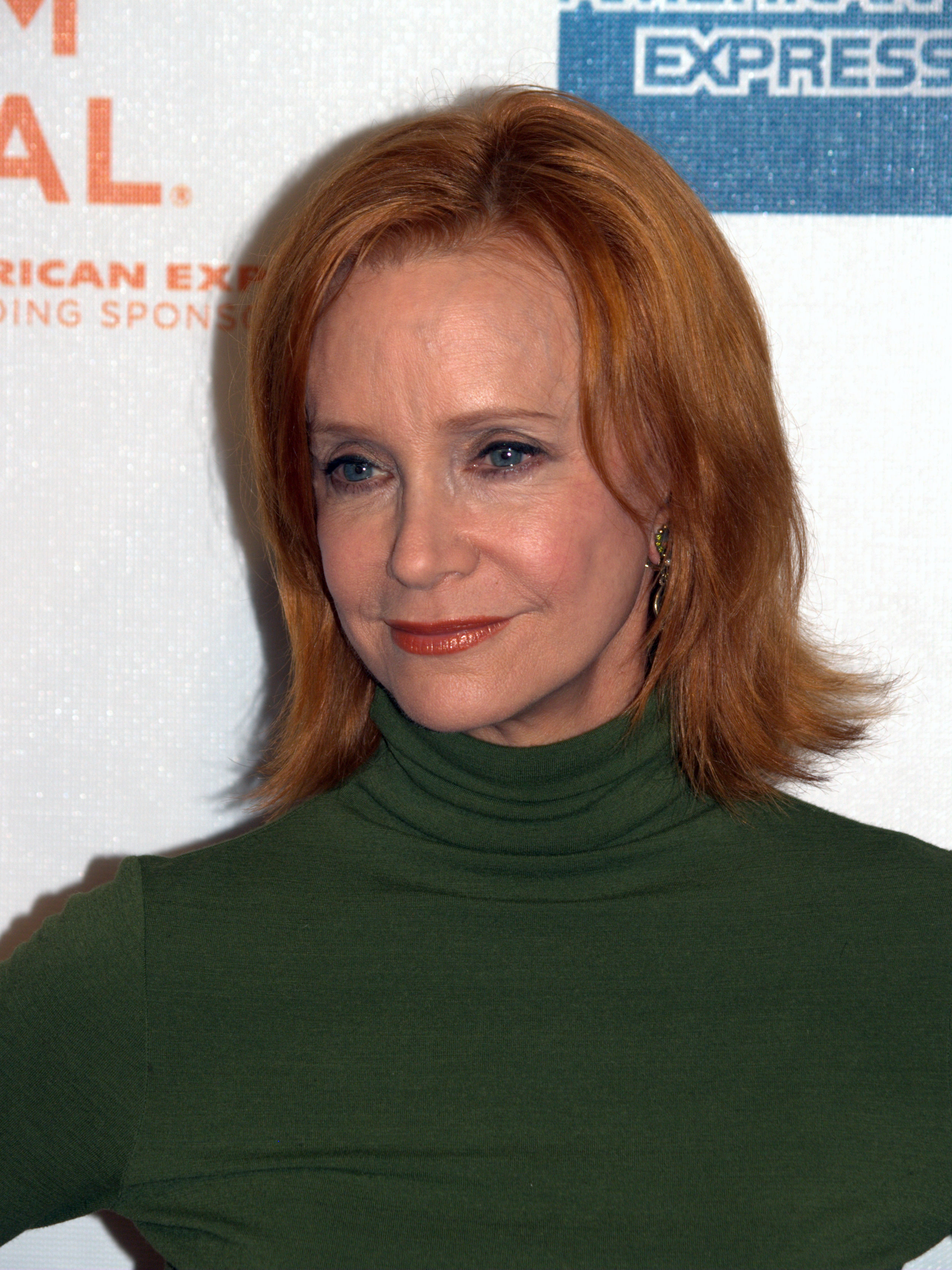 By info that we know Swoosie Kurtz was born at 1944-09-06. 